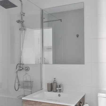 Suite Estudio En Bravo Murillo Madrid Exterior photo