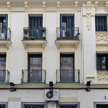 Suite Estudio En Bravo Murillo Madrid Exterior photo